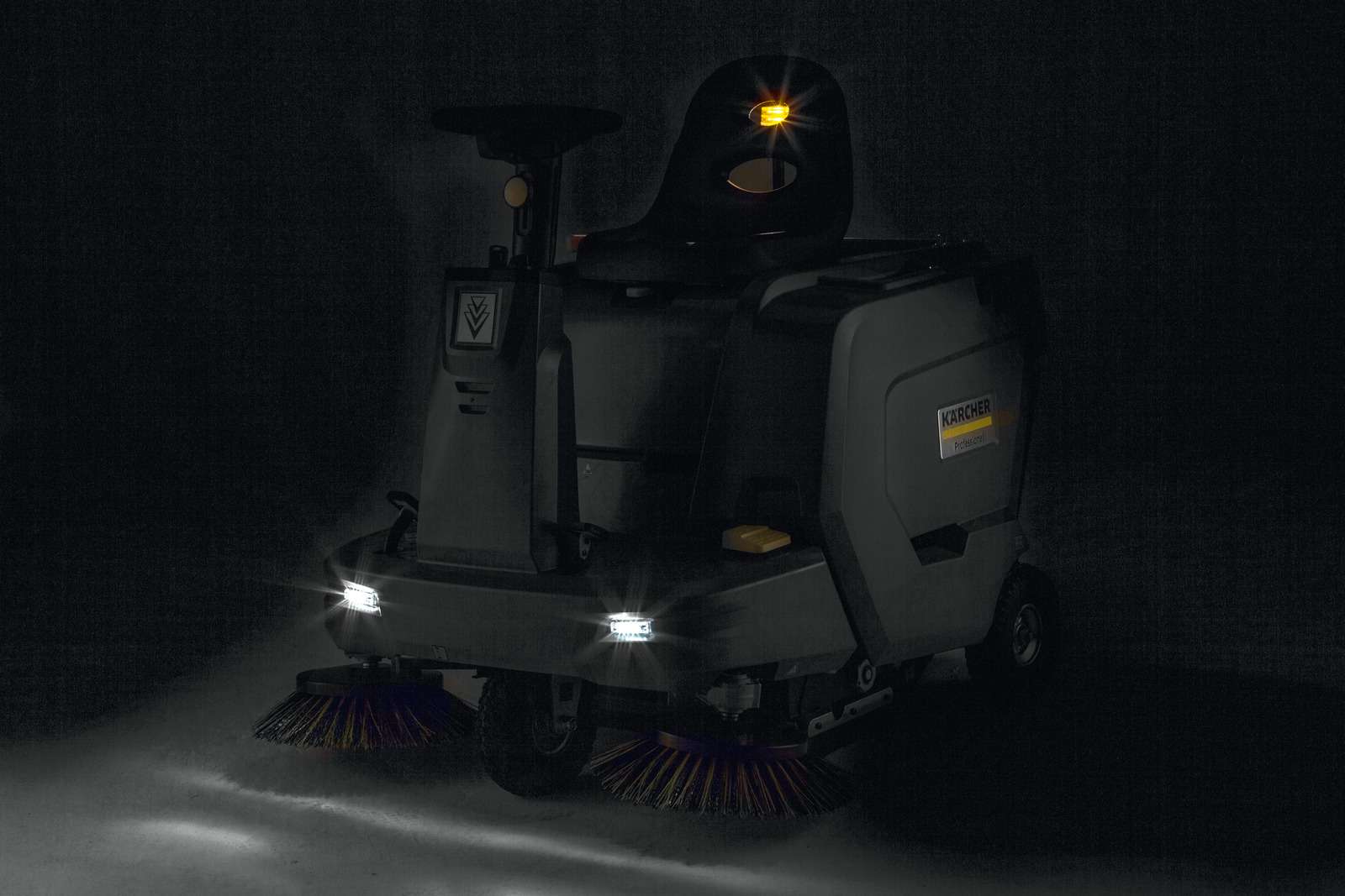 Spazzatrice con aspirazione KM 85/50 R Bp Karcher