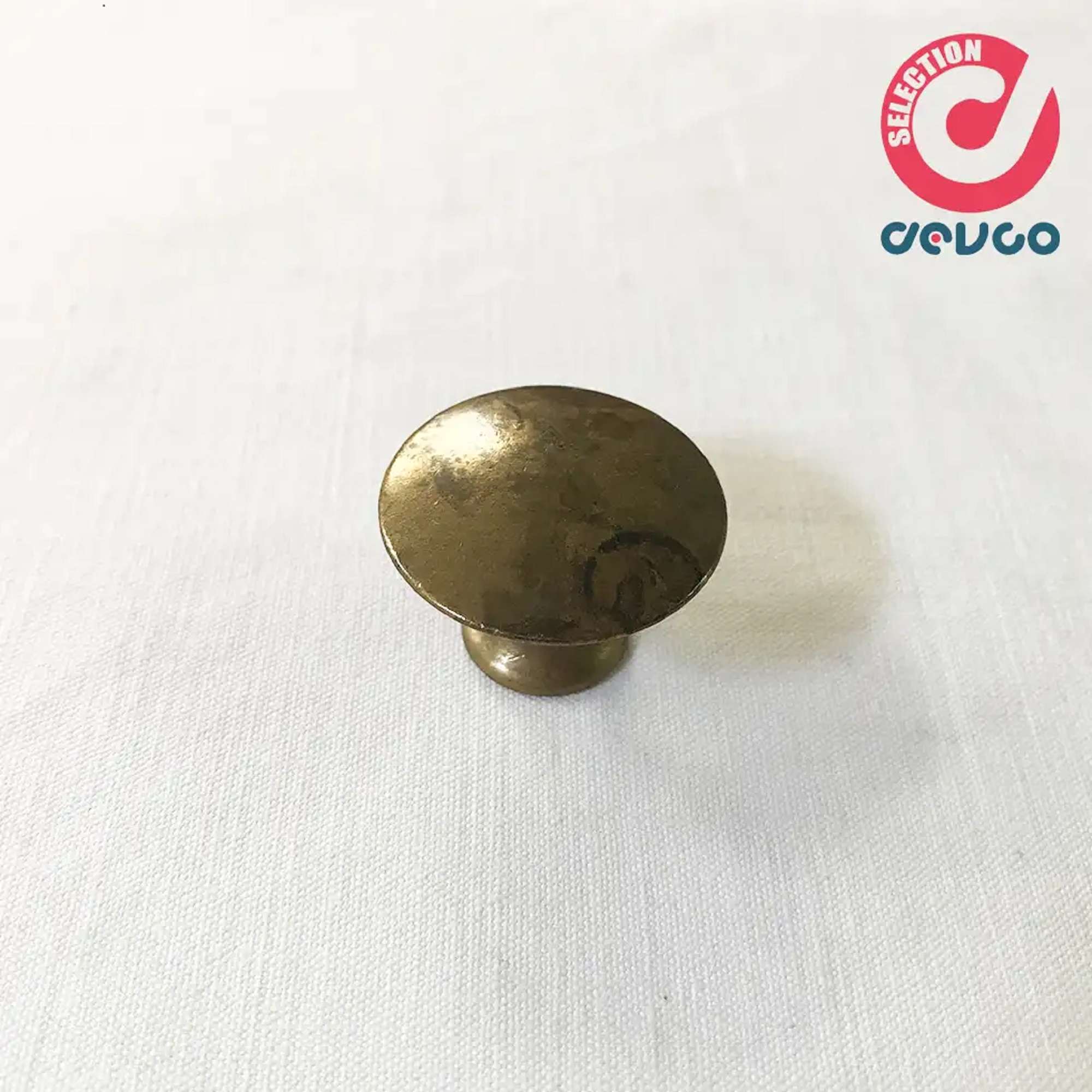 Pomello colore ottone naturale comprensivo di vite - Botter Luigi - 730 C